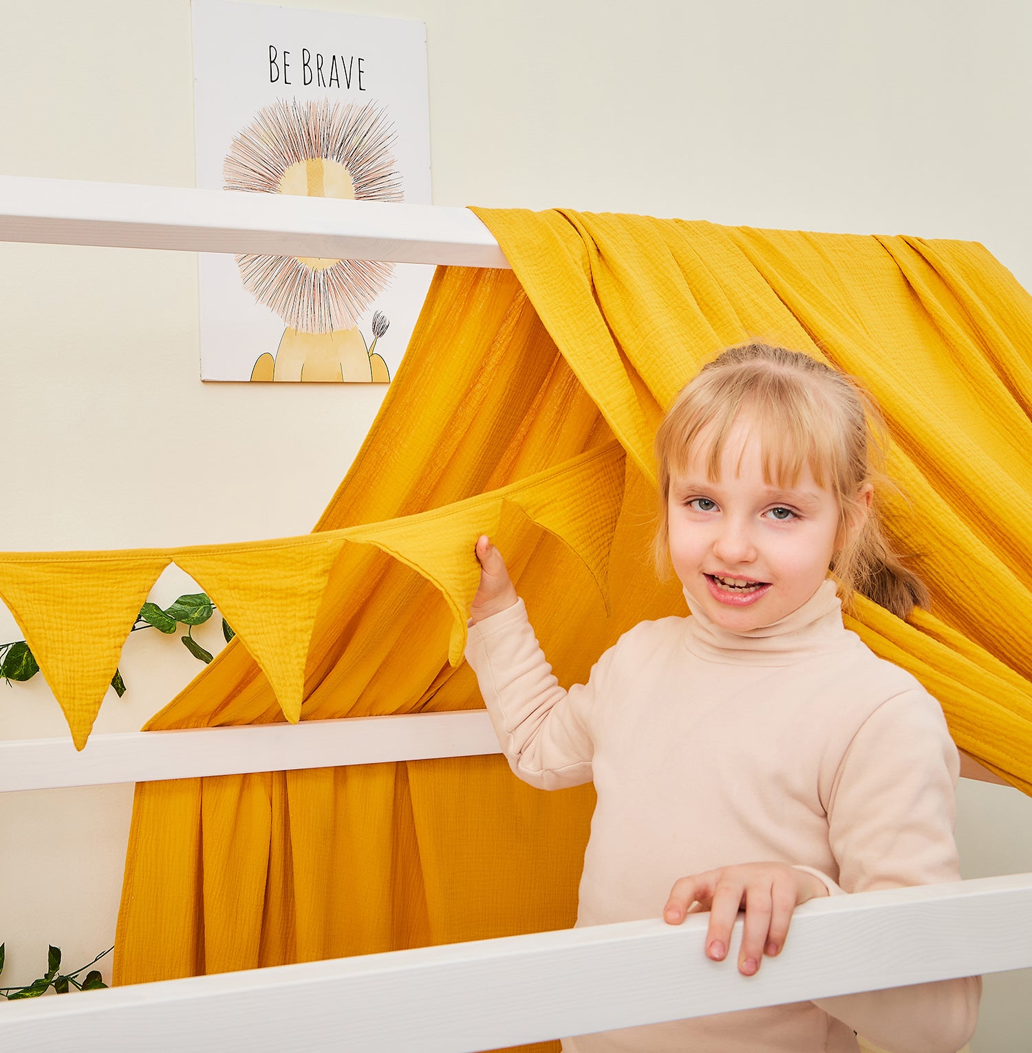Hausbett CLOUD Komplett-Set mit Musselin Dekoset & Vorhang Kinderbett.
